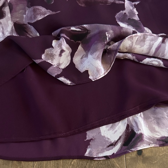 White House Black Market Floral Sleeveless Blouse - Picture 6 of 6